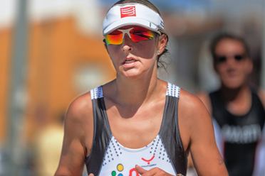 vrouw-met-visor-hardlopend.jpg