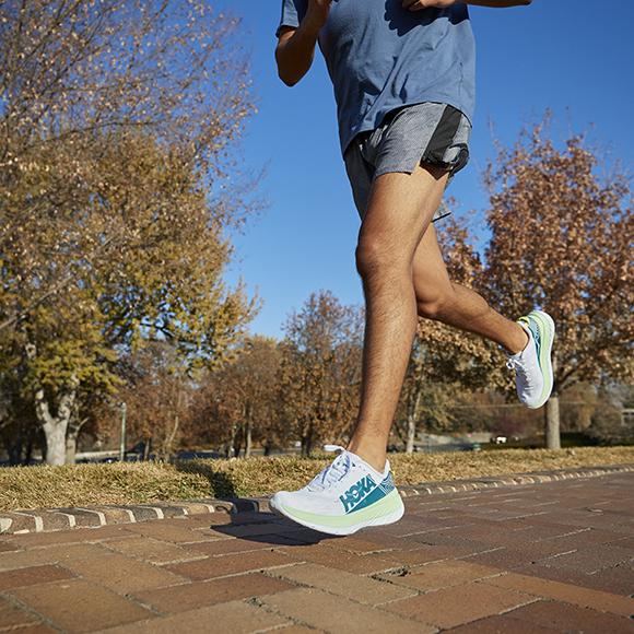 Hoka One One Carbon X, de wedstrijdschoen voor korte en lange afstanden