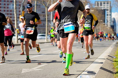 marathon-hardlopers-over-straat.jpg